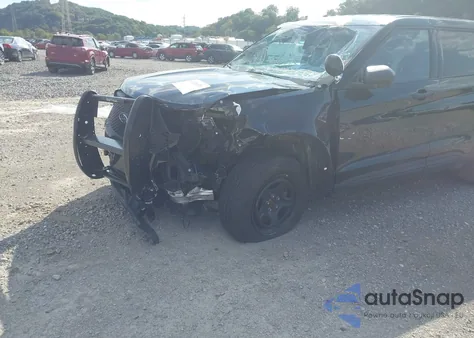 2023 Ford Police Interceptor z USA, uszkodzony, nr VIN 1FM5K8AB2PGC21384